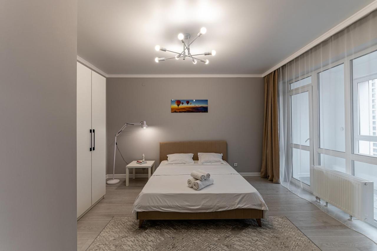 Уютная 1 Комнатная Freedom Apartment Astana Luaran gambar
