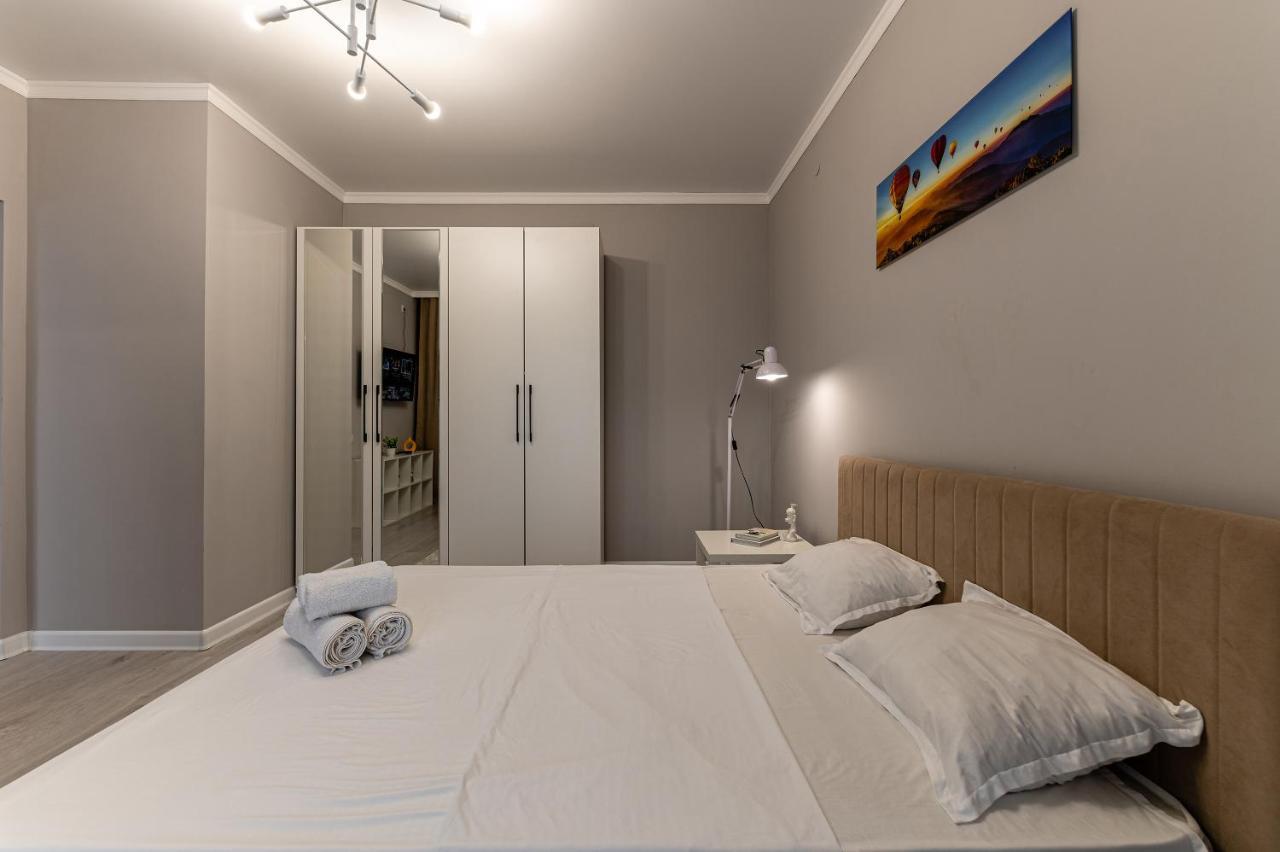 Уютная 1 Комнатная Freedom Apartment Astana Luaran gambar