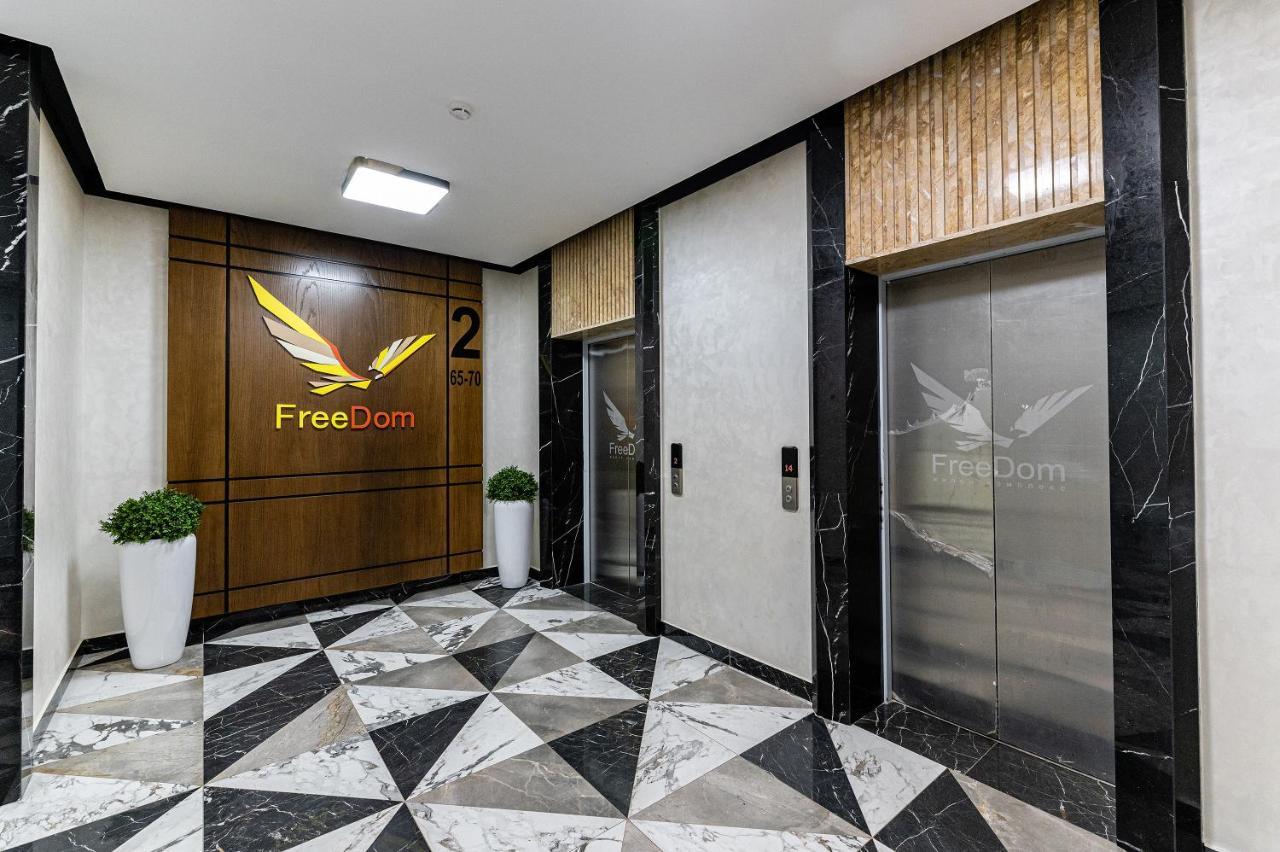 Уютная 1 Комнатная Freedom Apartment Astana Luaran gambar